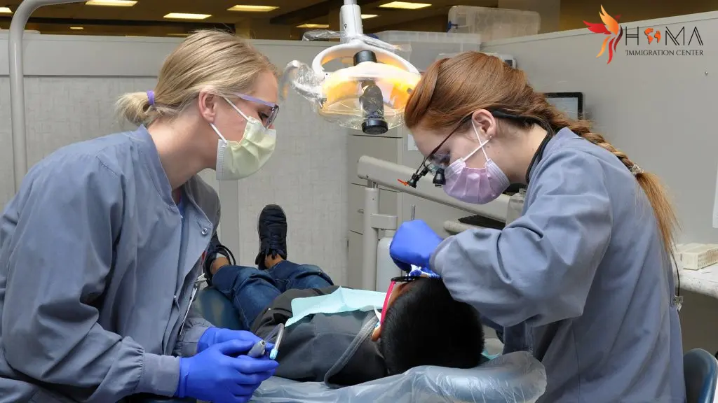 تحصیل رشته دندانپزشکی در رومانی 2026 کلاس دندانپزشکی در دانشگاه های رومانی